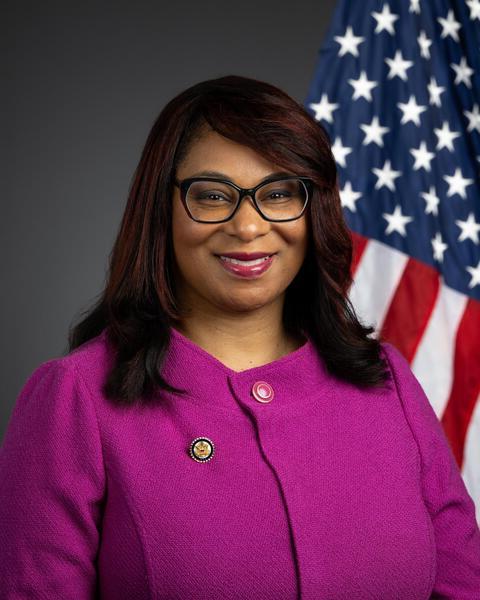 Photo of BYNUM, Janelle S.
